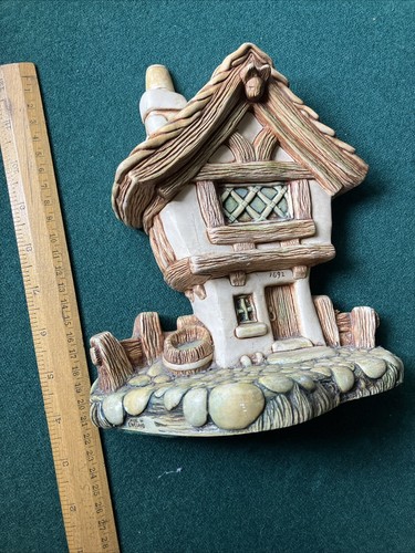 Pendelfin cobble cottage - cobble, stand