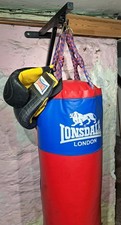 Lonsdale London 3ft Punch Bag with Wall Bracket and Lonsdale Bag Mitts (Medium)