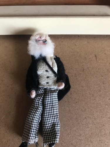 Vintage dolls house - vintage,