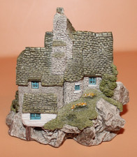 Lilliput Lane - Moonlight Cove - Very Good Condition