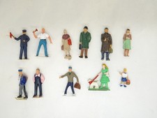 OO GAUGE MODEL RAILWAY FIGURES