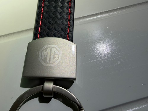 Leather keyring with red - mg,