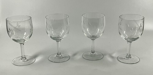 Set etched wine glasses - of, 4