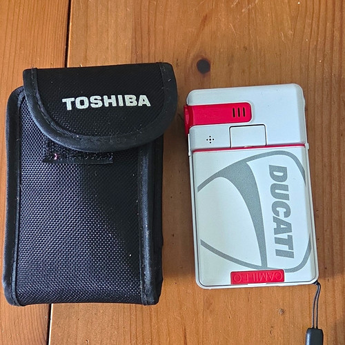 Toshiba camileo pocket - toshiba,