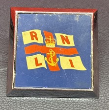 VINTAGE ROYAL NATIONAL LIFEBOAT INSTITUTE CAR BADGE~SEA RESCUE RNLI EMBLEM