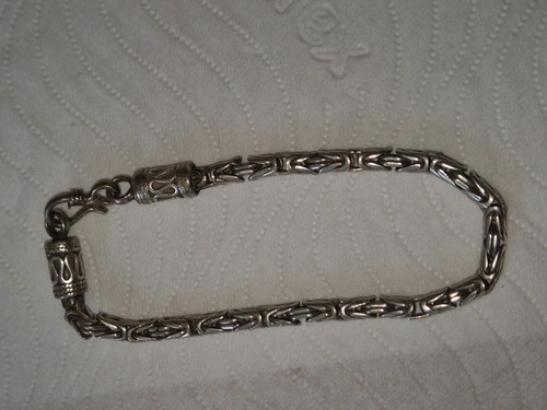 Omani byzantine chain link
