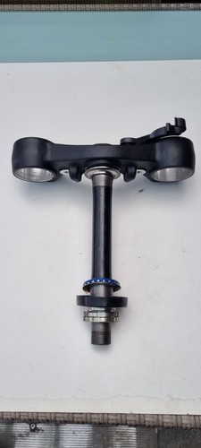 Triumph speed 400 lower yoke - speed,