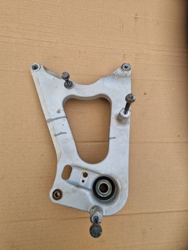 Sym jet 125 exhaust mounting - sym,
