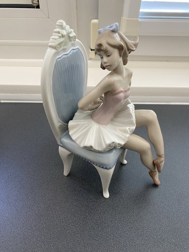 Lladro ballerina sitting a - lladro,