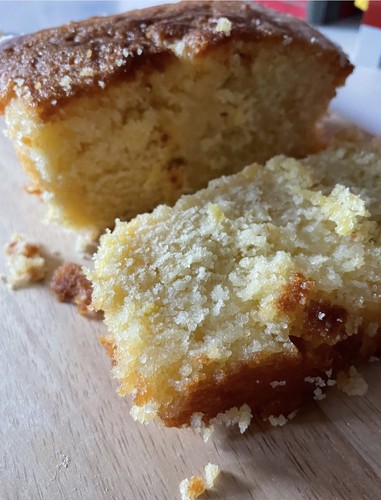 Moist lemon drizzle cake 2lbs - moist,