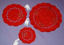 ALEXA RED DOILIES WITH