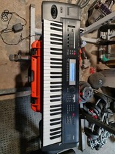 Korg TR 61-Key TR61 Music Workstation Synthesizer in Excellent Condition