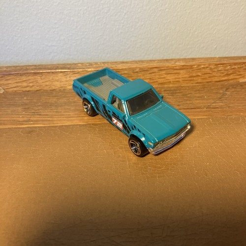 Hot wheels car datsun - car, 620