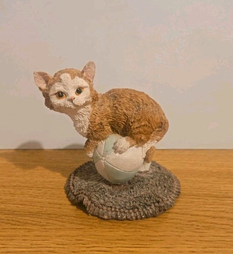 Cat ornament figurine - cat,