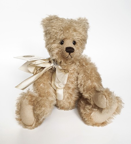 Gorgeous handmade teddy bear - gorgeous,