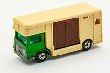 Matchbox Bedford N040 Horsebox Green Cab Brown Door Unpainted Base with Horses
