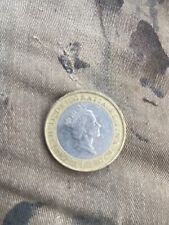 1997 Two Pound (£2) Coin  Standing On The Shoulders Of Giants, Queen Necklace