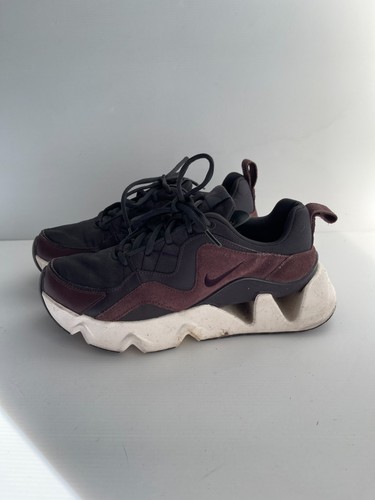 Nike burgundy sneakers