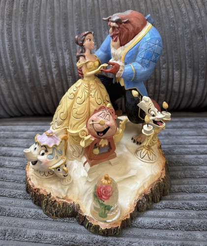 Disney showcase collection - disney,