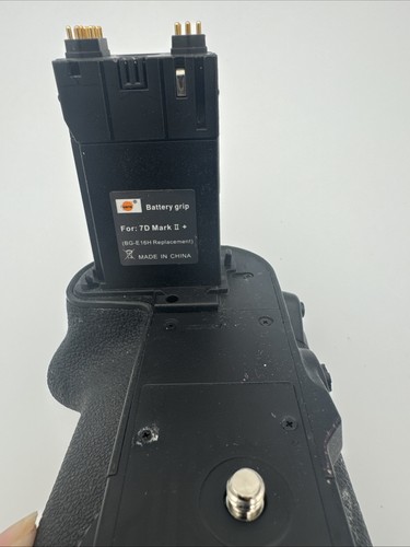 Battery grip for mark - battery,