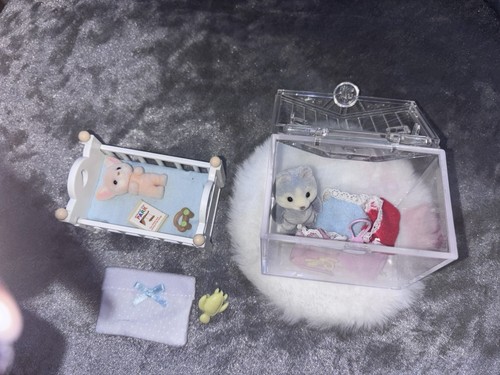 Sylvanian families display box - families,