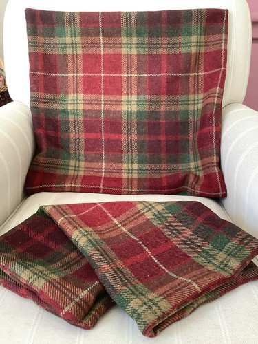 Laura ashley 100 wool - x,