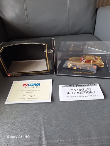 Corgi special edition - corgi, gold