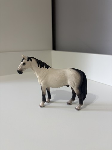 Retired schleich horse - schleich,