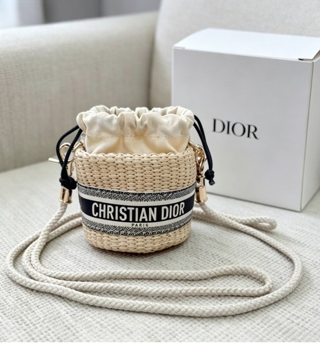 New dior raffia - new,