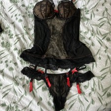 M&S Black lace & Red bows Boned Basque set 32C suspenders  + thong brief size 10