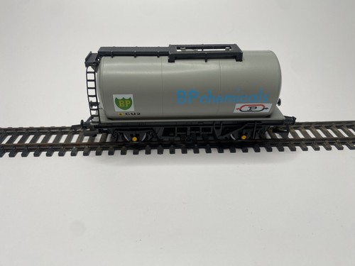 Hornby gauge fuel tanker - gauge, bp