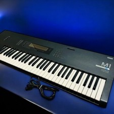 Korg M1 61-Keys Keyboard Synthesizer Music Workstation Tested/working