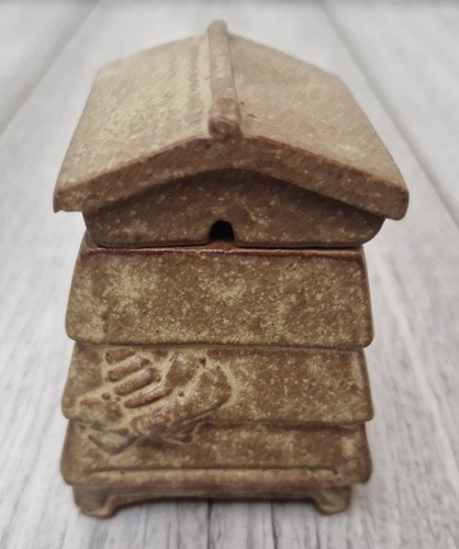 Charmouth pottery bee - bee, hive