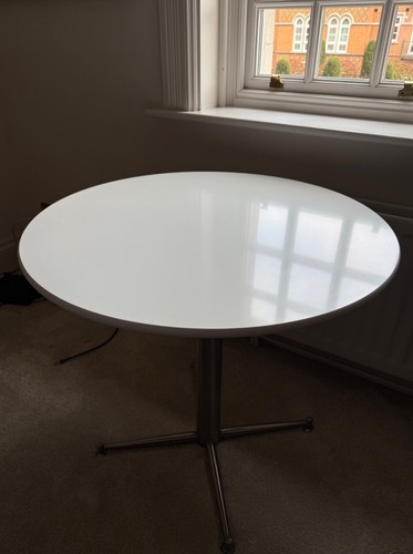 Quality white circular