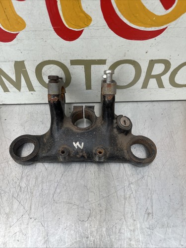 Triumph top yoke - triumph,