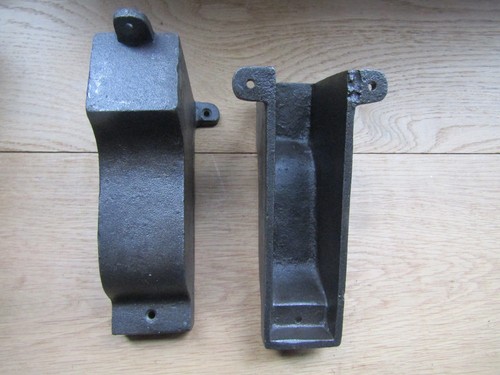 Rustic cast iron - , corbel