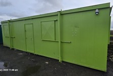 32ft X 10ft Changing room /