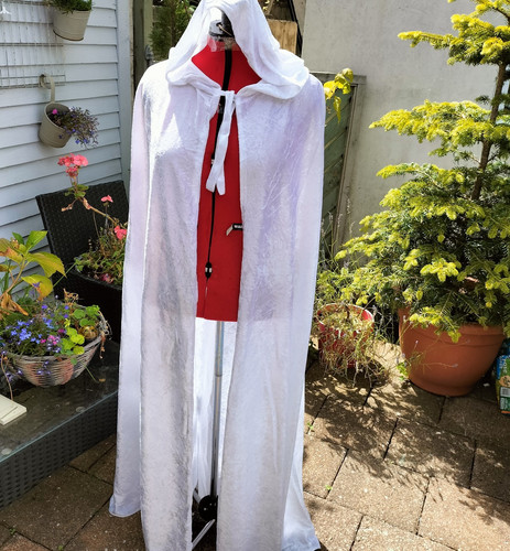 Pointy hooded cloak white - pointy,