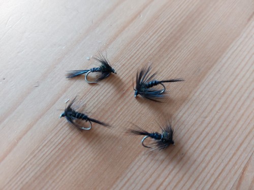 Cruncher flies black - flies, size