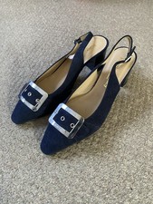 Woman’s Navy Russel &