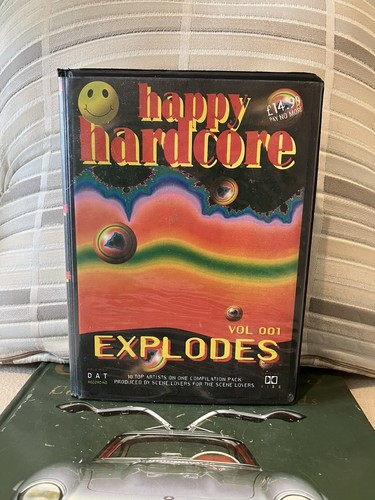 Happy hardcore explodes vol 1 - happy,