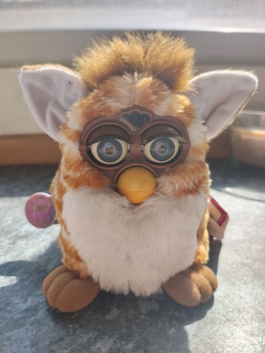 Giraffe furby 1998 - giraffe,