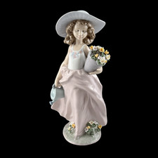 LLADRO Porcelain Figurine of A