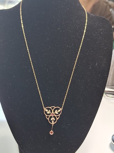 Beautiful edwardian 9ct gold - beautiful,