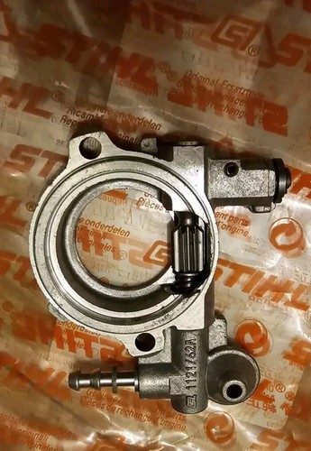 Genuine stihl oil pump fits - oil,