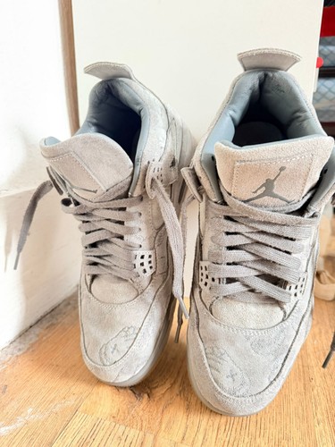 Air jordan retro kaws - retro,