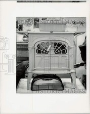 1992 Press Photo Vermont Castings Intrepid II Wood Stove at Anchorage Home Show