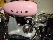 smeg mixer SMF01RDUK - pink 