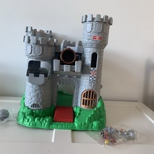 Fisher Price Great Adventures Castle  4 knights and cannon ball