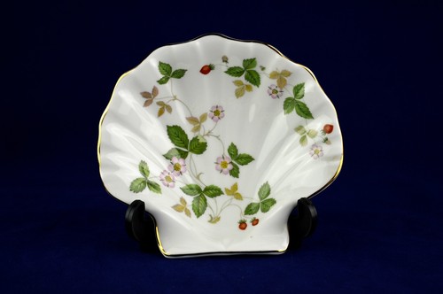 Wedgwood wild strawberry shell - wedgwood,